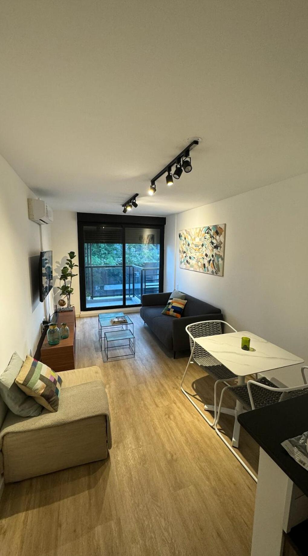 Modern, Suitable And Comfortable With A Balcony Apartamento Montevideo