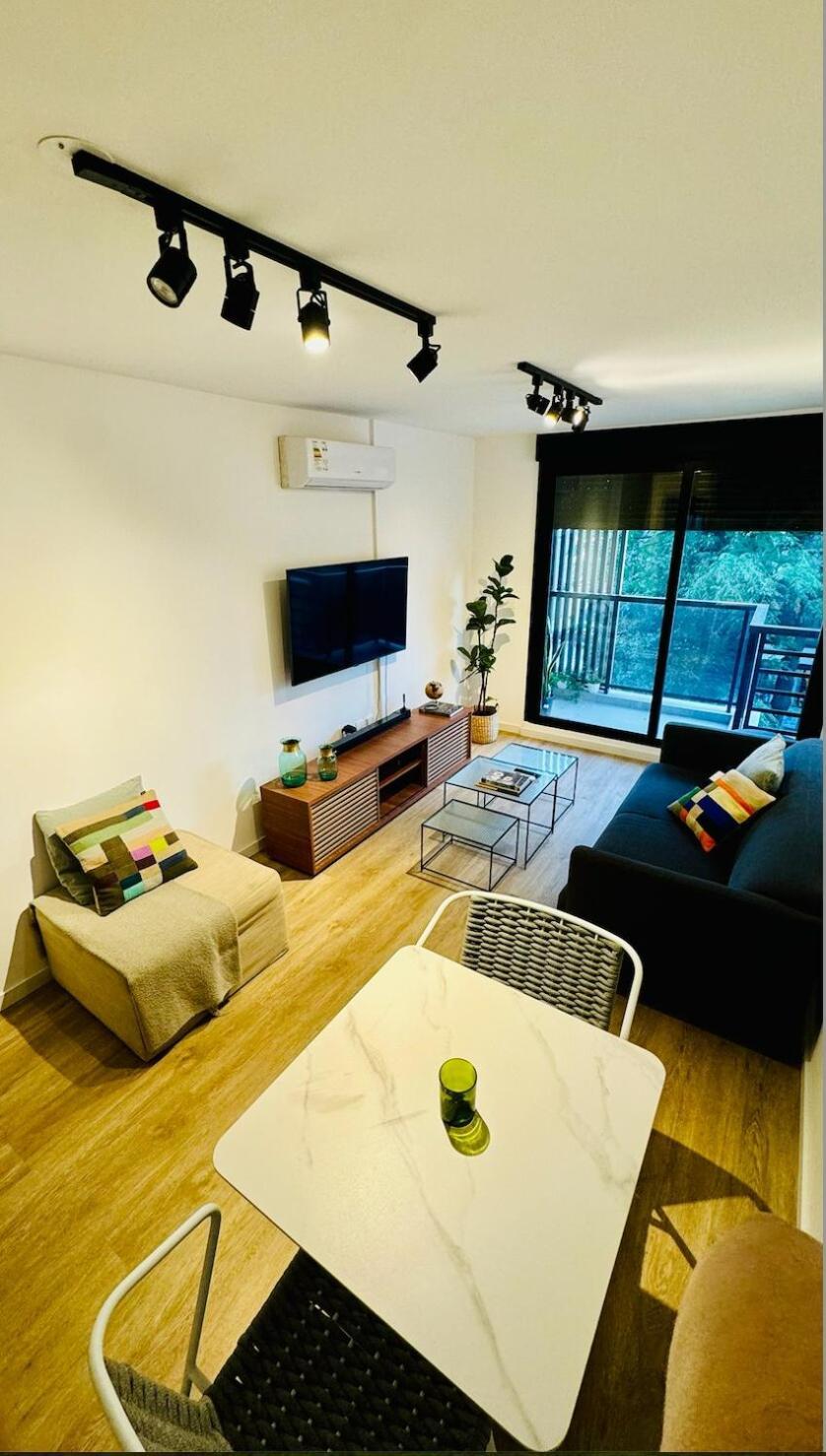 Modern, Suitable And Comfortable With A Balcony Apartamento